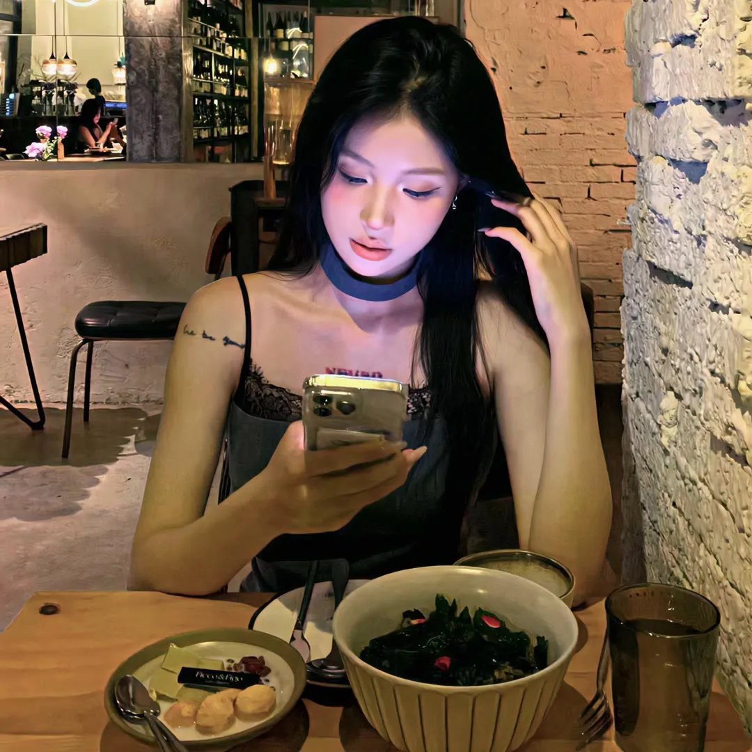 在拥挤的房间拥抱